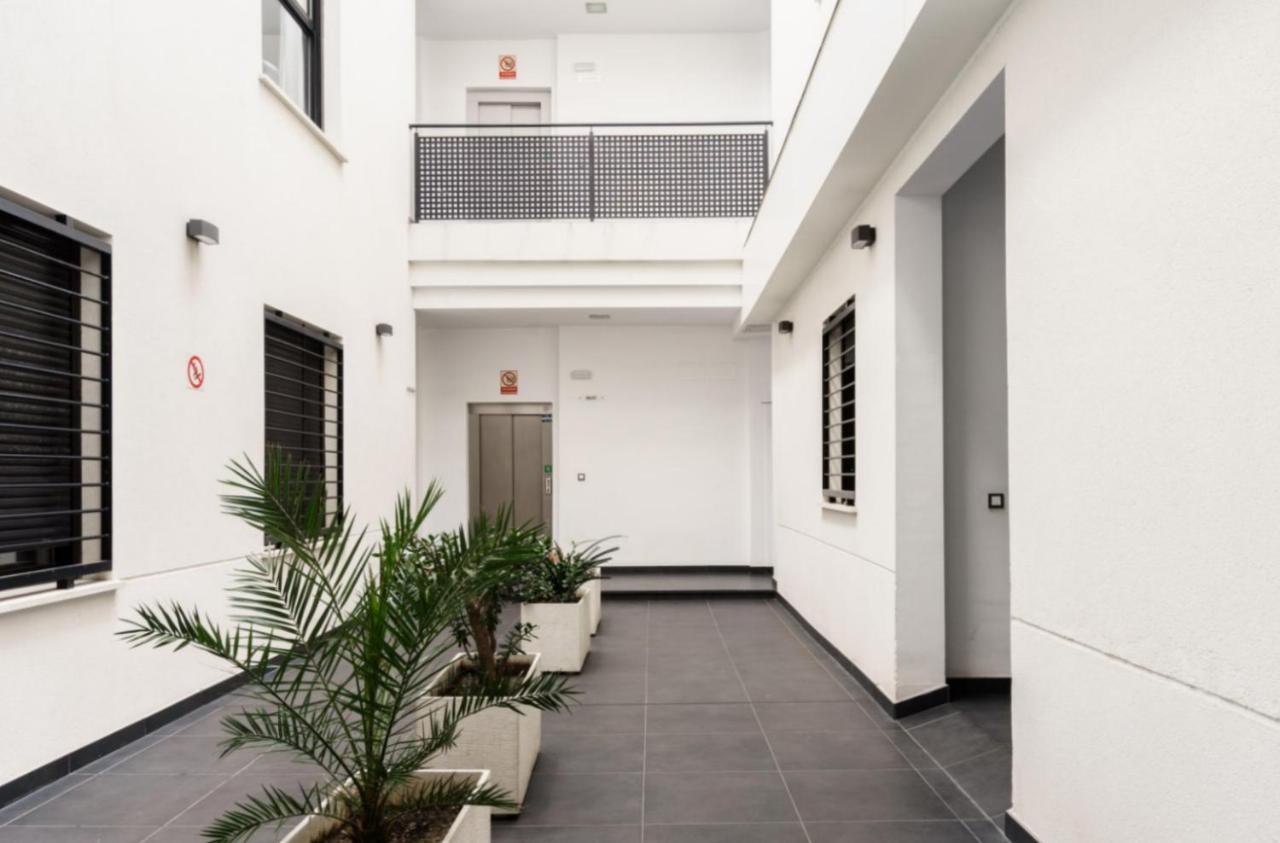 Family Apartment Patio&Swimming Pool In Center Малага Екстериор снимка